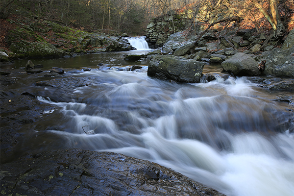 Farmill River Falls, Connecticut