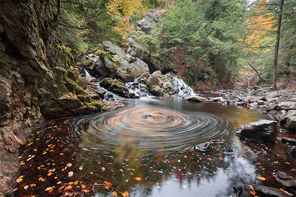 Bear's Den Falls, Massachusetts