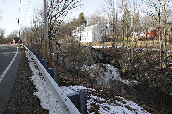 Bradley Falls, Massachusetts