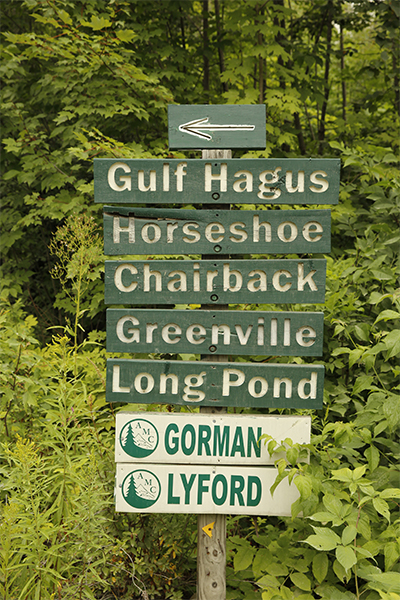 road sign on the way to Gulf Hagas
