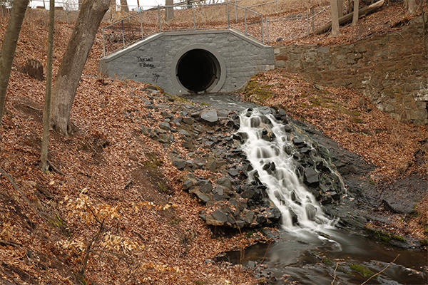 Center Spring Falls, Manchester, Connecticut